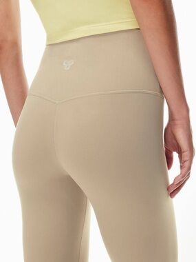 Aritzia TnaBUTTER™ Cheeky Hi-Rise Legging Size S